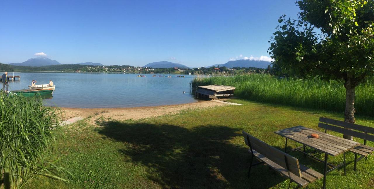 Ferienhaus Rafaela Mit Privatstrand Lägenhet Ledenitzen Exteriör bild