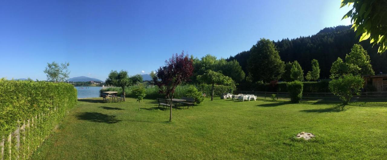 Ferienhaus Rafaela Mit Privatstrand Lägenhet Ledenitzen Exteriör bild